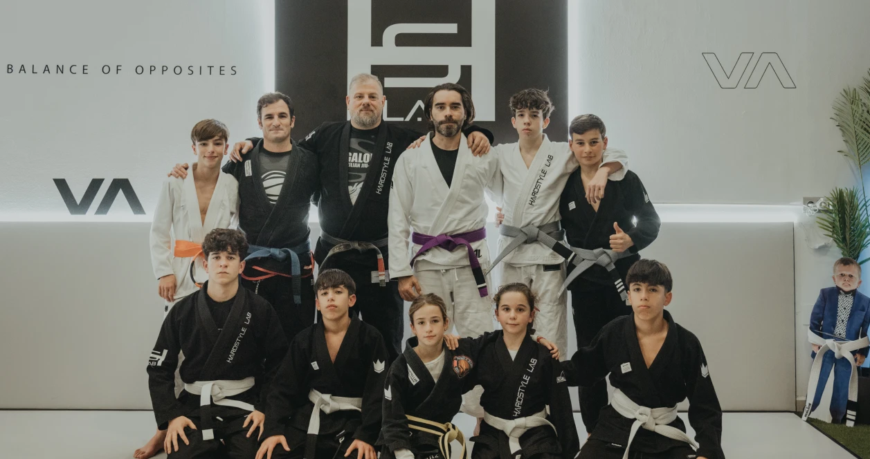 Alumnos practicando Jiu Jitsu Brasileño en Hardstyle Lab, Cádiz